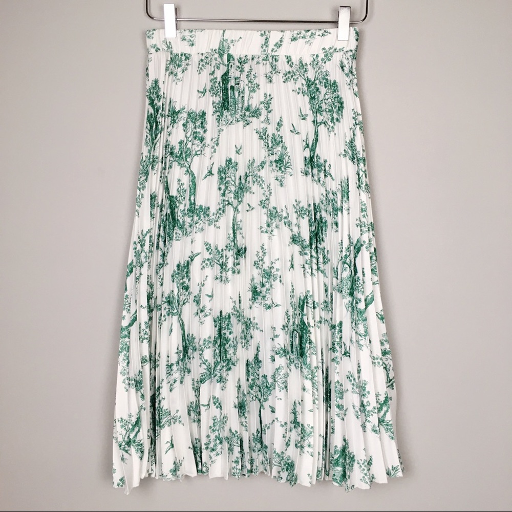 {H&M} NWT Toile accordion skirt